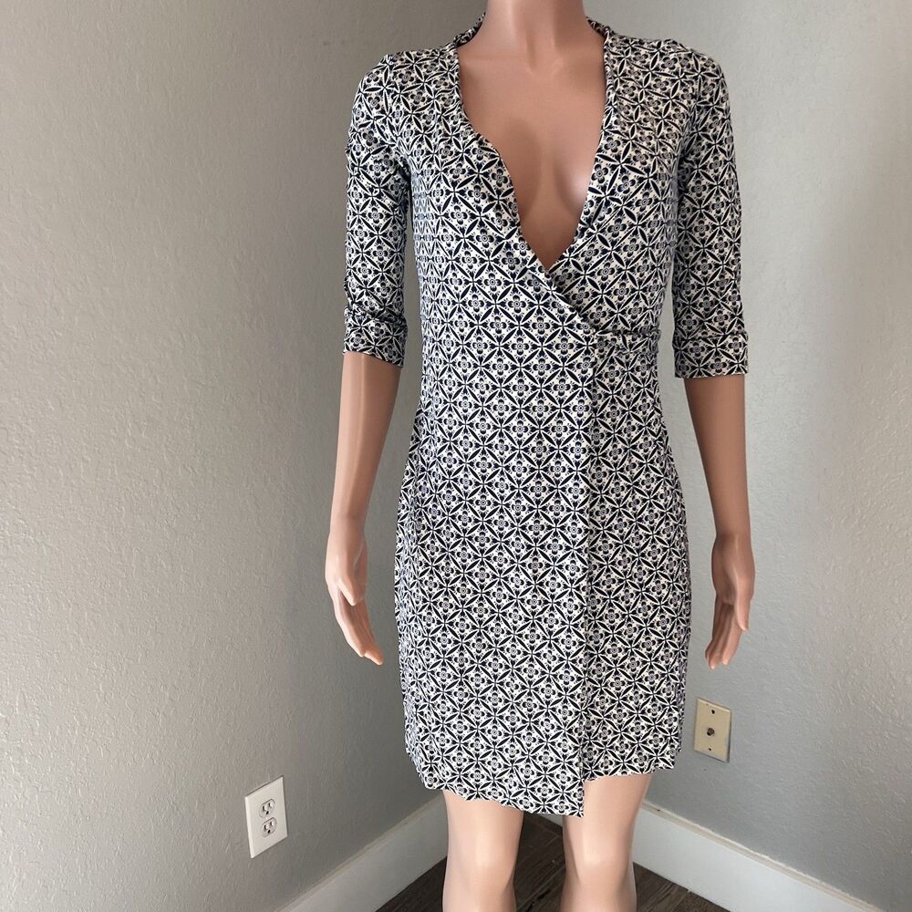 Diane Von Furstenberg Black Wrap Dress Midi 3/4 Sleeve Sz 0 stretch #47 - Picture 5 of 9